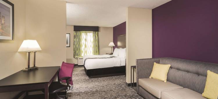 路易维尔东拉昆塔温德姆套房酒店(La Quinta Inn & Suites by Wyndham Louisville East)图片