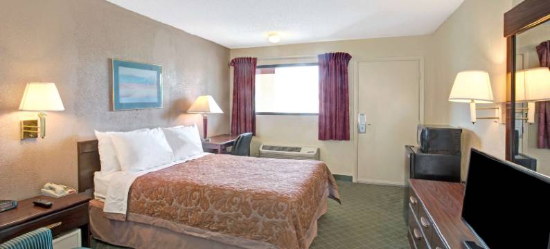 谢尔比速8酒店(Super 8 by Wyndham Shelby)图片