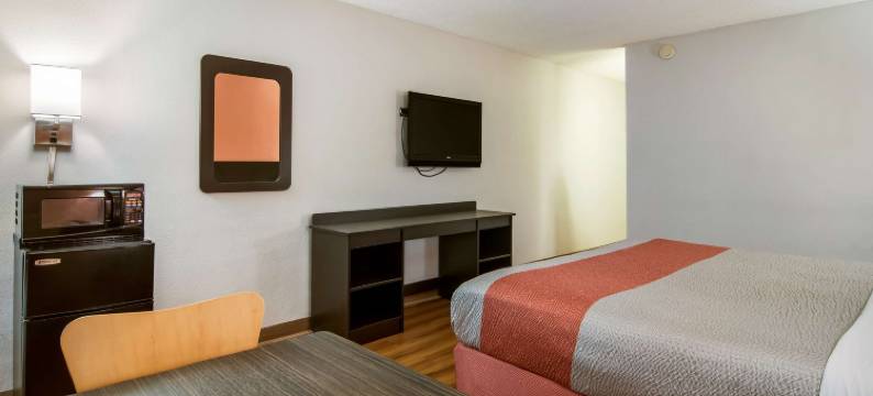 新斯坦顿6号汽车旅馆(Motel 6 New Stanton, PA)图片