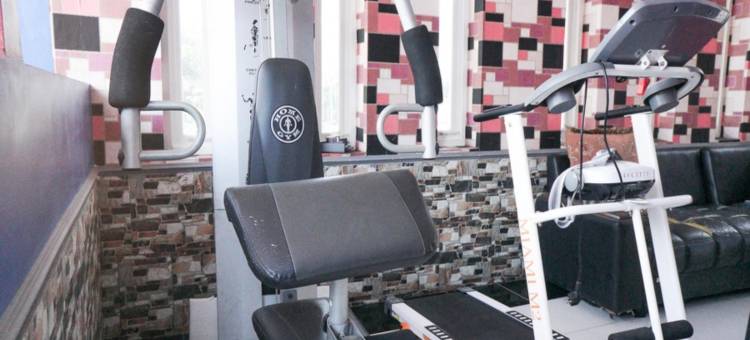 红多兹酒店-近巴图阿伦阿伦(RedDoorz Near Alun Alun Batu)图片