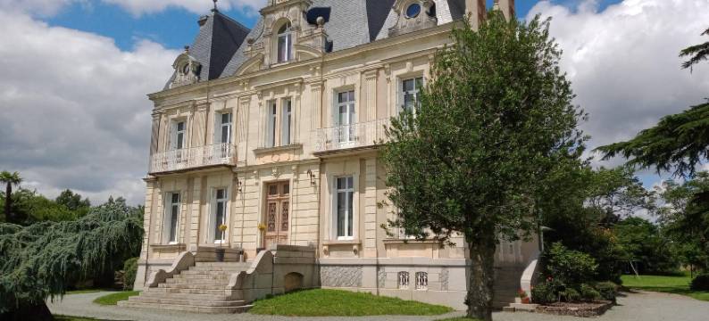 布勒伊城堡酒店(Chateau du Breuil)图片