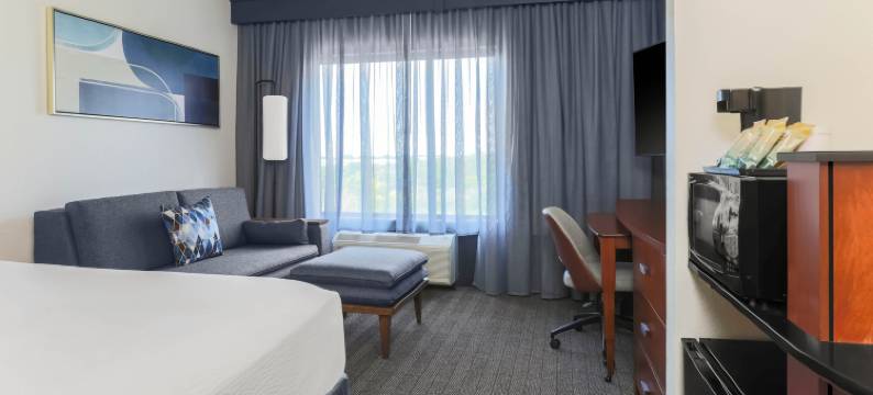 奥斯汀机场万怡酒店(Courtyard Austin Airport)图片