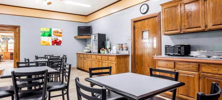 堪萨斯城机场北郊区套房酒店(Suburban Studios Kansas City Airport North)图片