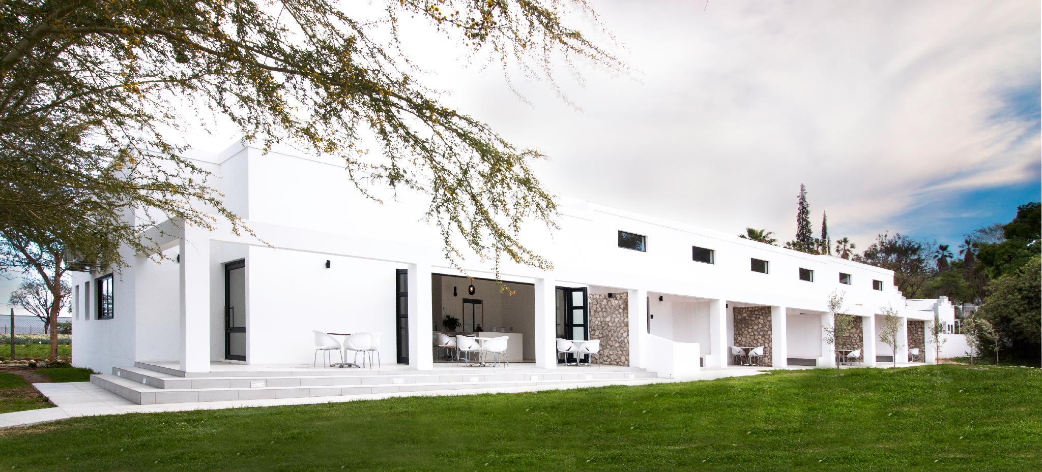 Karoo Retreat- Self Catering Villas and Bed & BreakfastOver view