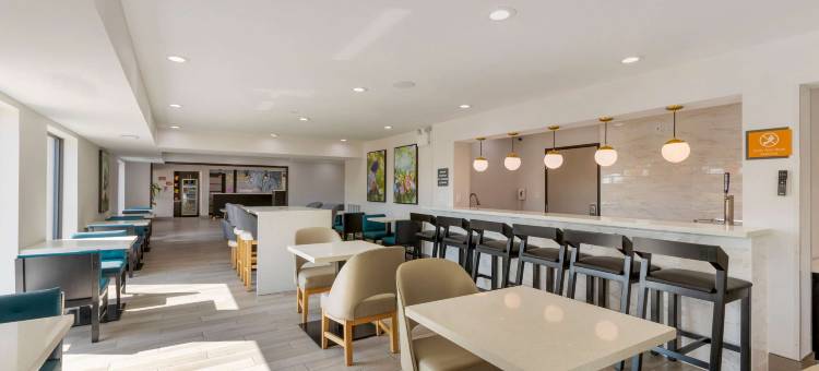 得梅因西克莱夫拉昆塔温德姆套房酒店(La Quinta Inn & Suites by Wyndham des Moines West Clive)图片