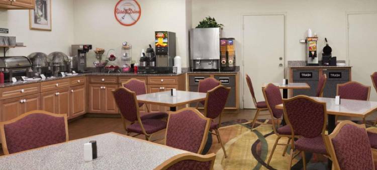 俄克拉何马市温德姆豪生酒店(Howard Johnson by Wyndham Oklahoma City Airport/ Fairgrounds)图片