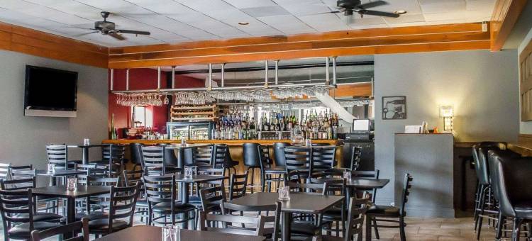 品质酒店及套房-彭萨科拉湾景(Quality Inn & Suites Pensacola Bayview)图片