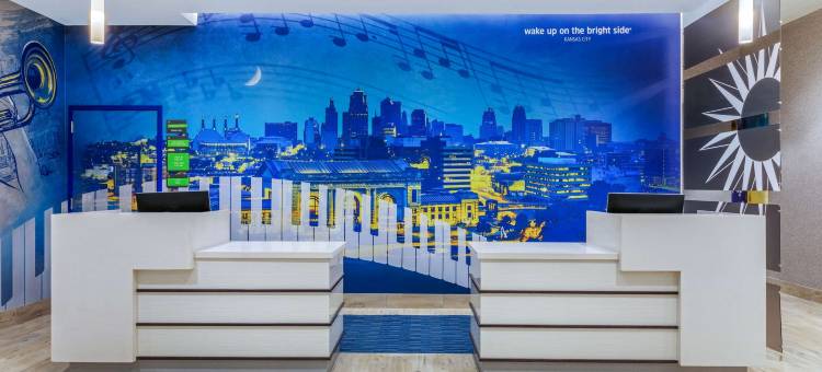 堪萨斯城灯塔山拉昆塔温德姆套房酒店(La Quinta Inn & Suites by Wyndham Kansas City Beacon Hill)图片