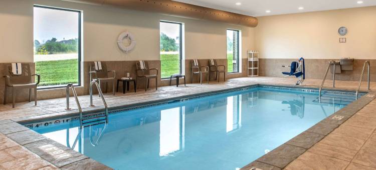 埃姆斯爱荷华州立大学校园附近舒适套房酒店(Comfort Inn and Suites Ames Near Isu Campus)图片