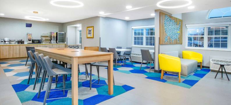 温德姆·贝克利麦客达套房酒店(Microtel Inn by Wyndham Beckley)图片