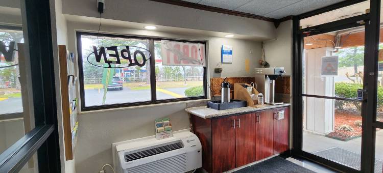 小石城斯科特汉密尔顿Dr美洲最佳价值套房酒店(Americas Best Value Inn and Suites Little Rock)图片