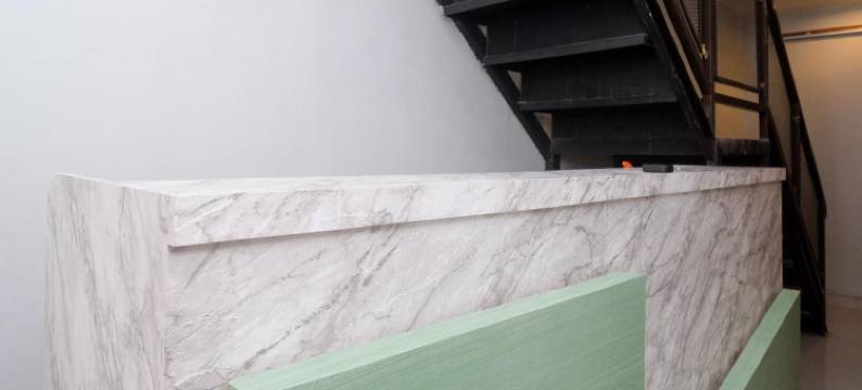 红门酒店-近三宝垄腾特雷姆商场(RedDoorz Near Tentrem Mall Semarang)图片