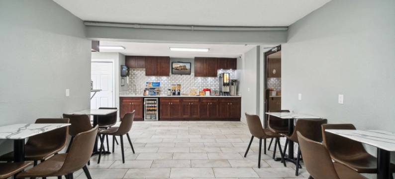 基诺沙-舒适草原温德姆速8酒店(Super 8 by Wyndham Kenosha/Pleasant Prairie)图片