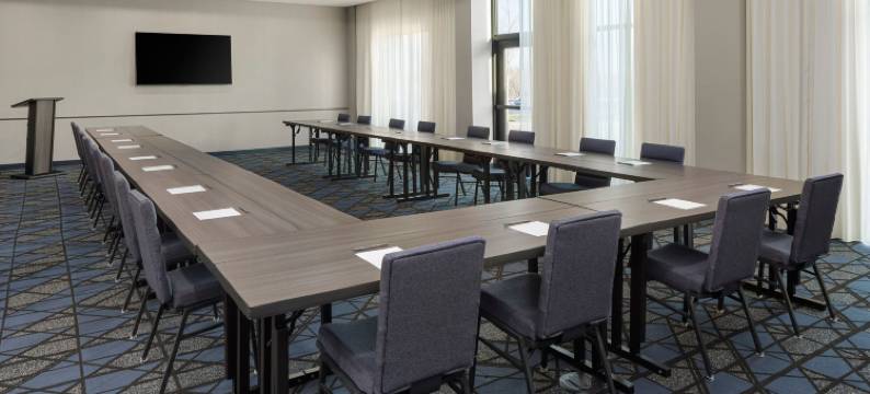 贝滕多夫万怡酒店(Courtyard Bettendorf)图片