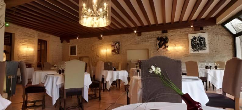 特雷斯吉拉德城堡酒店(Castel de Tres Girard)图片