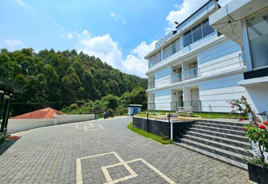 The Regency Casetta Hotel Overview