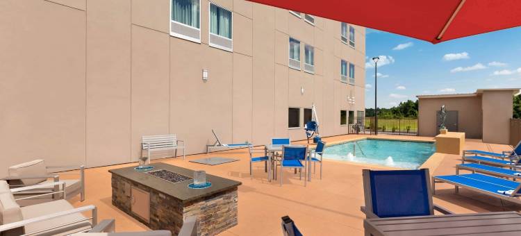 不伦瑞克金岛拉昆塔温德姆套房酒店(La Quinta Inn & Suites by Wyndham Brunswick/Golden Isles)图片