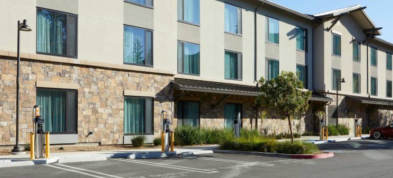 千橡阿古拉山万豪万怡酒店(Courtyard Thousand Oaks Agoura Hills)图片