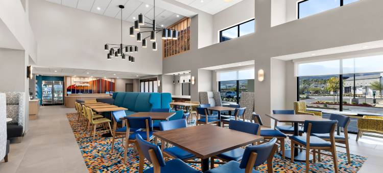 Hampton Inn & Suites by Hilton Corona图片