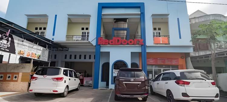 红多兹伊斯兰酒店-近巴图安帕巴士站2号(RedDoorz Syariah Near Terminal Batu Ampar 2)图片