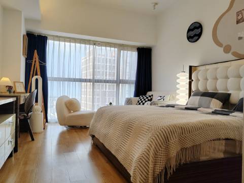 洱海天域菠萝家公寓(建设路分店)