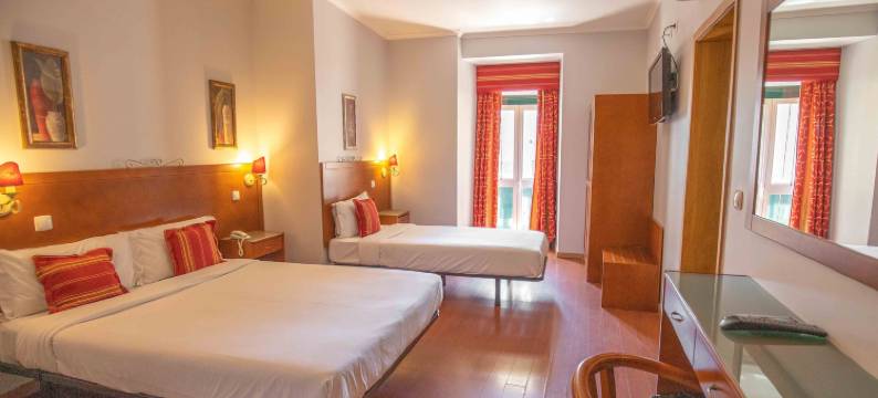 阿露比雅格兰德彭沙住宅酒店(Grande Pensão Residencial Alcobia)图片