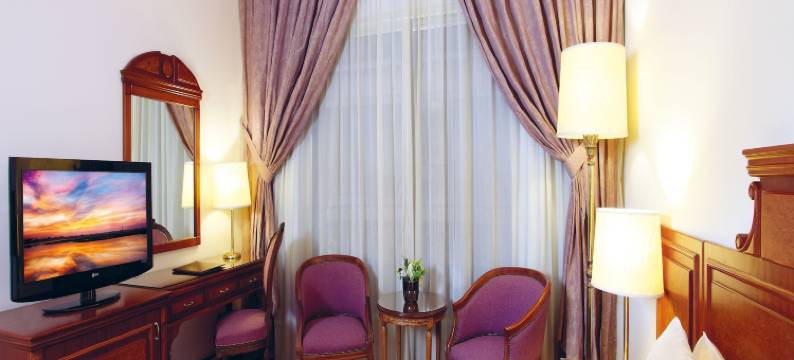 郁锦香哈姆拉酒店(Serenada Golden Palace Hotel)图片