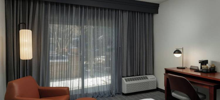 丹佛中央公园万豪万怡酒店(Courtyard Denver Central Park)图片