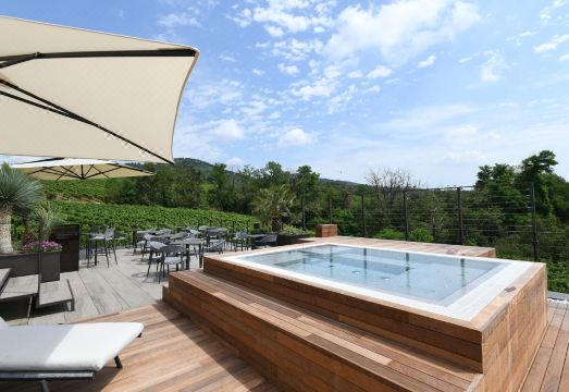 Progress Country & Wine HouseHotel Overview