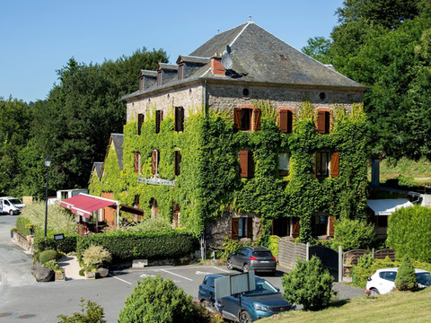 崔纳克布拉席尔酒店