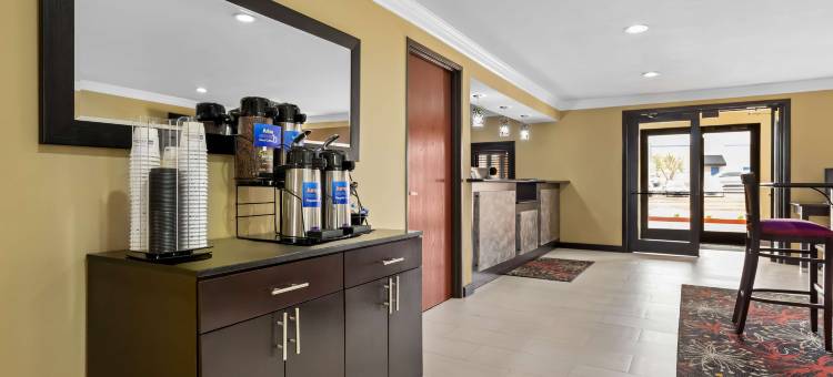 基诺沙贝斯特韦斯特酒店(Best Western Kenosha Inn)图片