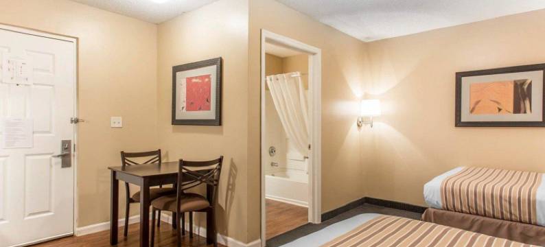 郊区酒店-肯尼索-玛丽埃塔北(Suburban Studios Kennesaw-Marietta North)图片