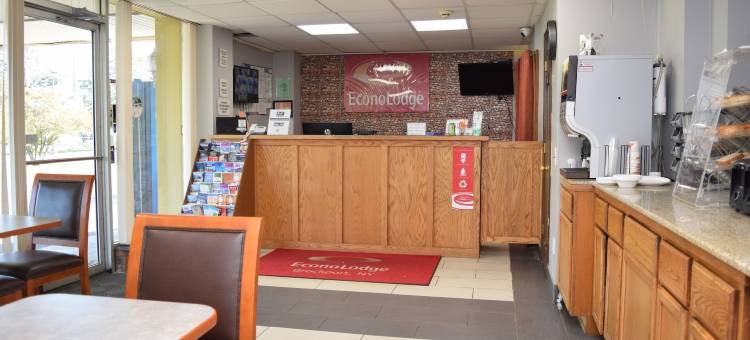 布鲁克波特伊克诺旅馆(Econo Lodge)图片