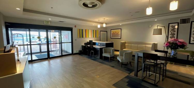 Route 66 Inn & Suites图片