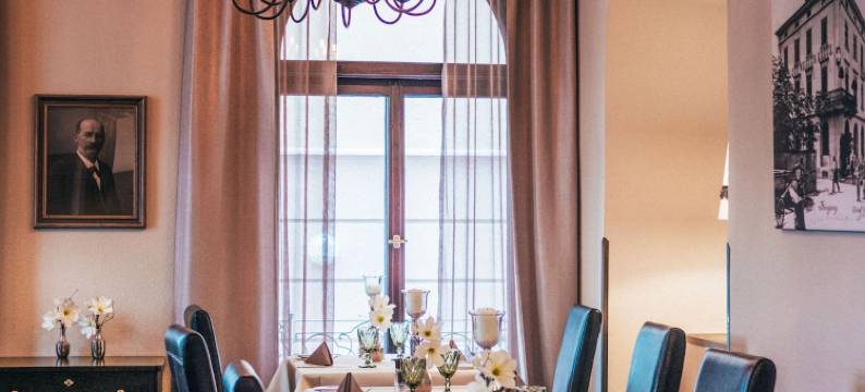 韦碧斯克鲁兹酒店(Hotel Weißes Kreuz)图片
