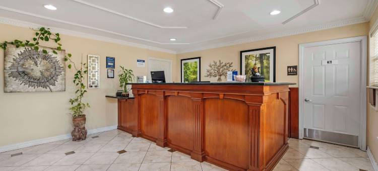 皮尼伍兹贝斯特韦斯特酒店(Best Western Pineywoods Inn)图片