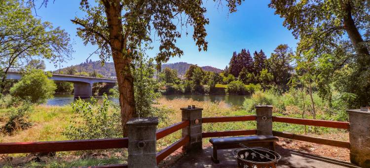 罗斯堡河滨旅馆(Riverfront Inn Roseburg)图片