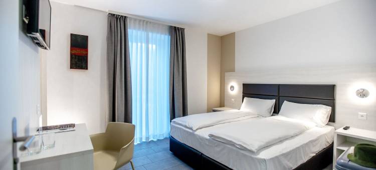 米拉拉戈洛卡尔诺简单客房(Miralago Locarno Easy Rooms)图片
