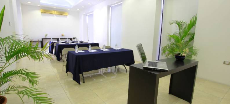 佐卡罗青年旅馆(Hotel Embajadores)图片