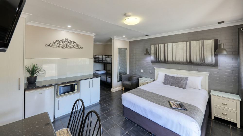 Country Leisure Motor Inn Over view