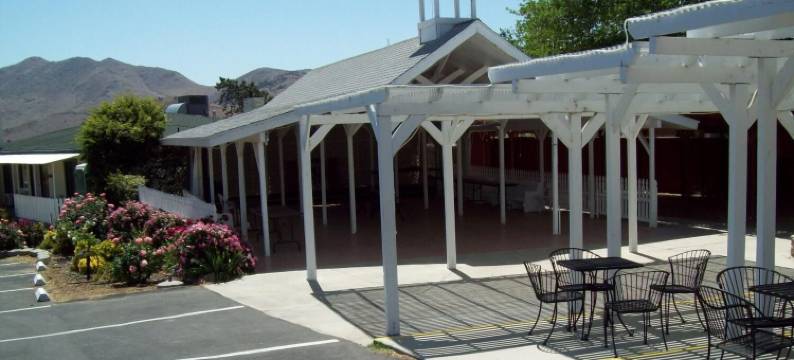 湖滨汽车旅馆(Lakeshore Lodge)图片