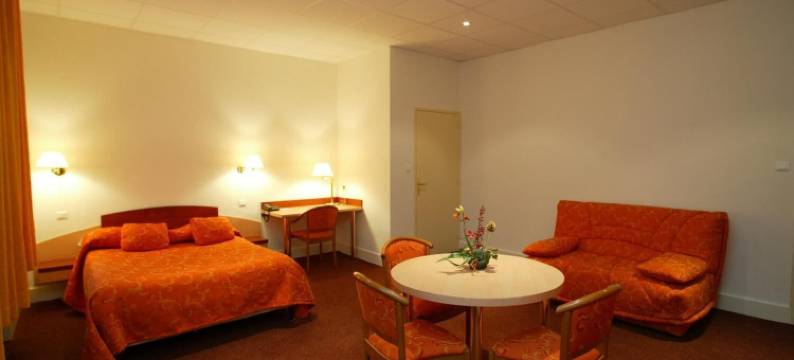 雷蒙特酒店(Logis Hotel Restaurant Remotel)图片