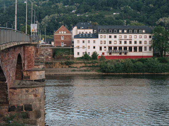 特里尔咖啡夥伴酒店