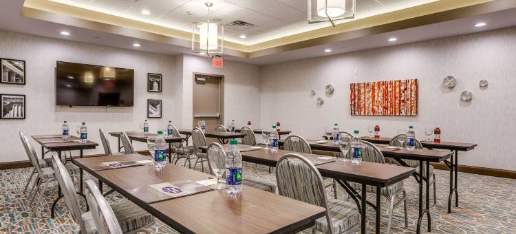 达拉斯中环/北公园区欢朋酒店(Hampton Inn & Suites North Dallas Central Expy)图片