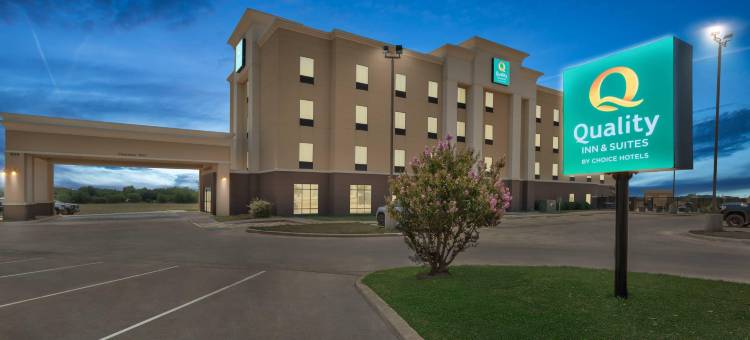 皮尔索尔的品质套房酒店(Quality Inn & Suites Pearsall)图片