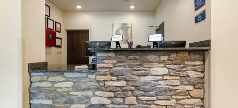 舒适酒店及套房梅迪纳纽约靠近伊利运河(Comfort Inn & Suites Medina NY Near Erie Canal)图片