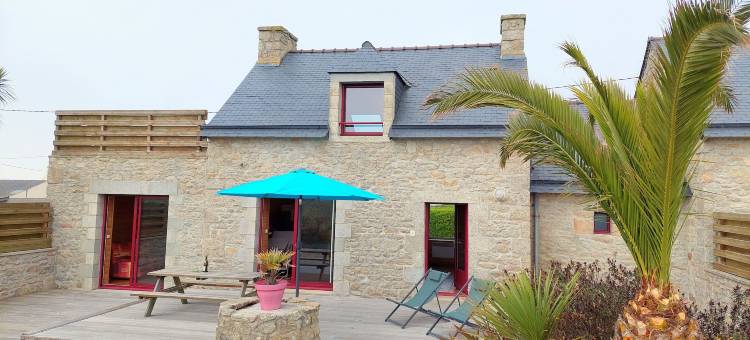 Stone House in Cleder near Sandy Beach图片