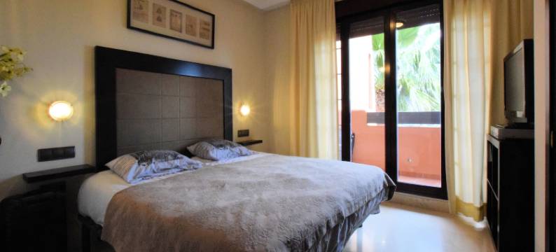 Sunny Terrace Near Marbella图片