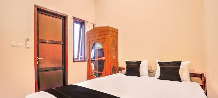 OYO 94769 格里亚贾蒂伊斯兰旅馆2(OYO 94769 Griya Djati Syariah 2)图片