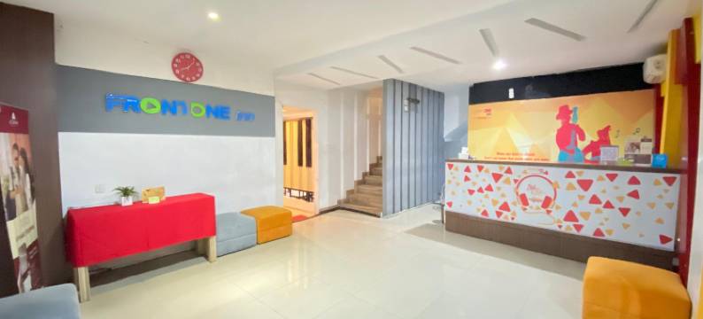 诗都阿佐前一旅馆(Front One Inn Sidoarjo)图片